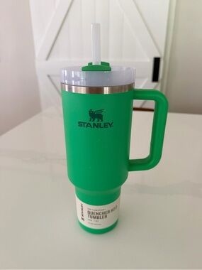 Stanley Meadow Green 40oz Quencher Tumbler with Straw